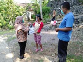 TRC Desa jetis menyalurkan bantuan untuk warga yang melakukan isolasi mandiri