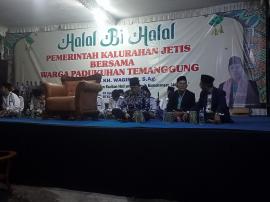 HALAL BI HALAL PEMERINTAH KALURAHAN JETIS BERSAMA WARGA MASYARAKAT KALURANHAN 