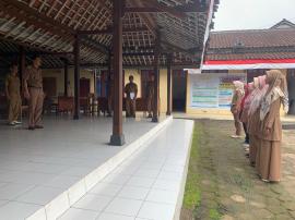 Apel Rutin Akhir Mei di Kalurahan Jetis, Seluruh Petugas Apel Diisi Pamong Laki-Laki