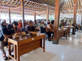 Rapat Koordinasi RT dan RW Serta  Pembagian Honor RT dan RW Kalurahan Jetis